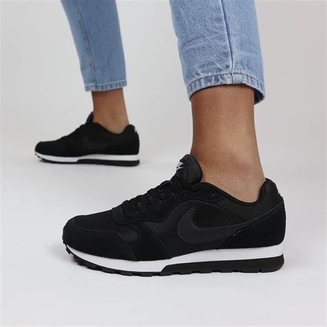 zwarte sportschoenen dames nike|zwarte nike sneakers dames.